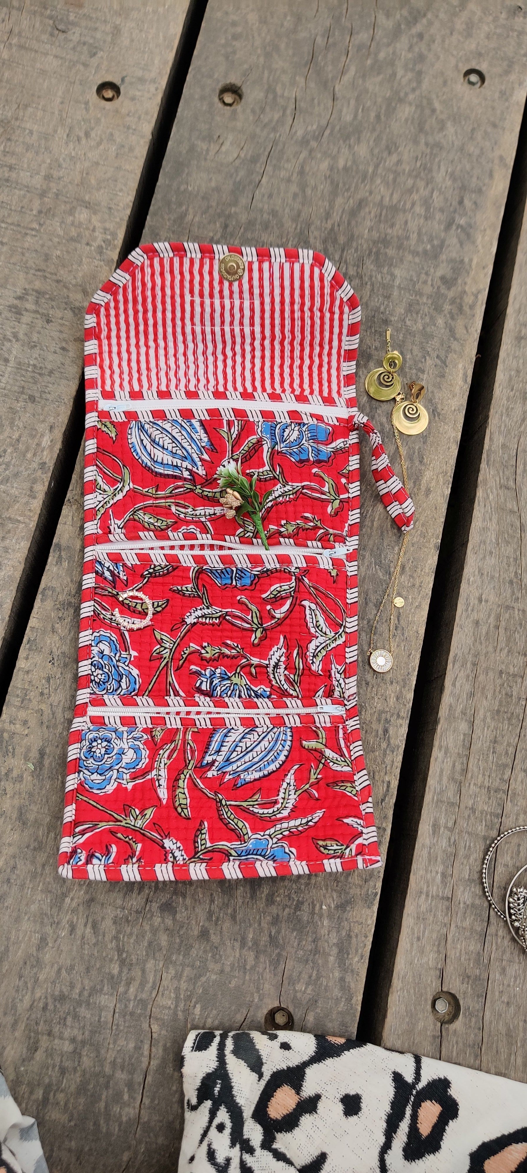 Scarlet Blossom Travel Organizer
